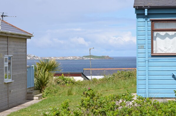 Property grounds - The perfect chalet for beach lovers, water sports enthusiasts and walkers alike (Hayle)