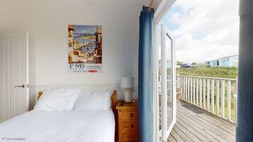 3 soverom, strykejern/-brett, internettilgang og sengetøy