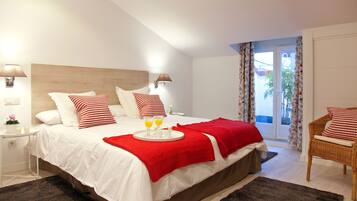 Apartment, 2 Bedrooms, Terrace | In-room safe, iron/ironing board, free cots/infant beds, free WiFi