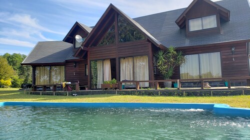 Pucon Chili, Los Arrayanes Park & Events Room. Grand chalet pour 15 pays