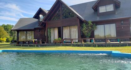 Pucon Chili, Los Arrayanes Park & Events Room. Grand chalet pour 15 pays