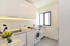 Refrigerador, microondas, horno y lavavajillas