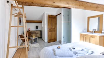 3 slaapkamers, geluiddichte muren, een strijkplank/strijkijzer