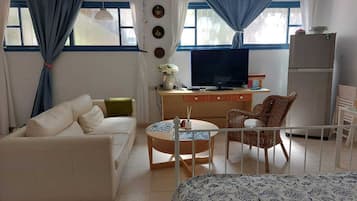Studio (Basement) | 1 chambre, literie de qualité supérieure, minibar, bureau
