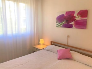 2 bedrooms