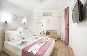 Double Room | In-room safe, free WiFi, bed sheets - Sea Bird Hotel (Didim)