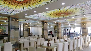 Breakfast, lunch and dinner served