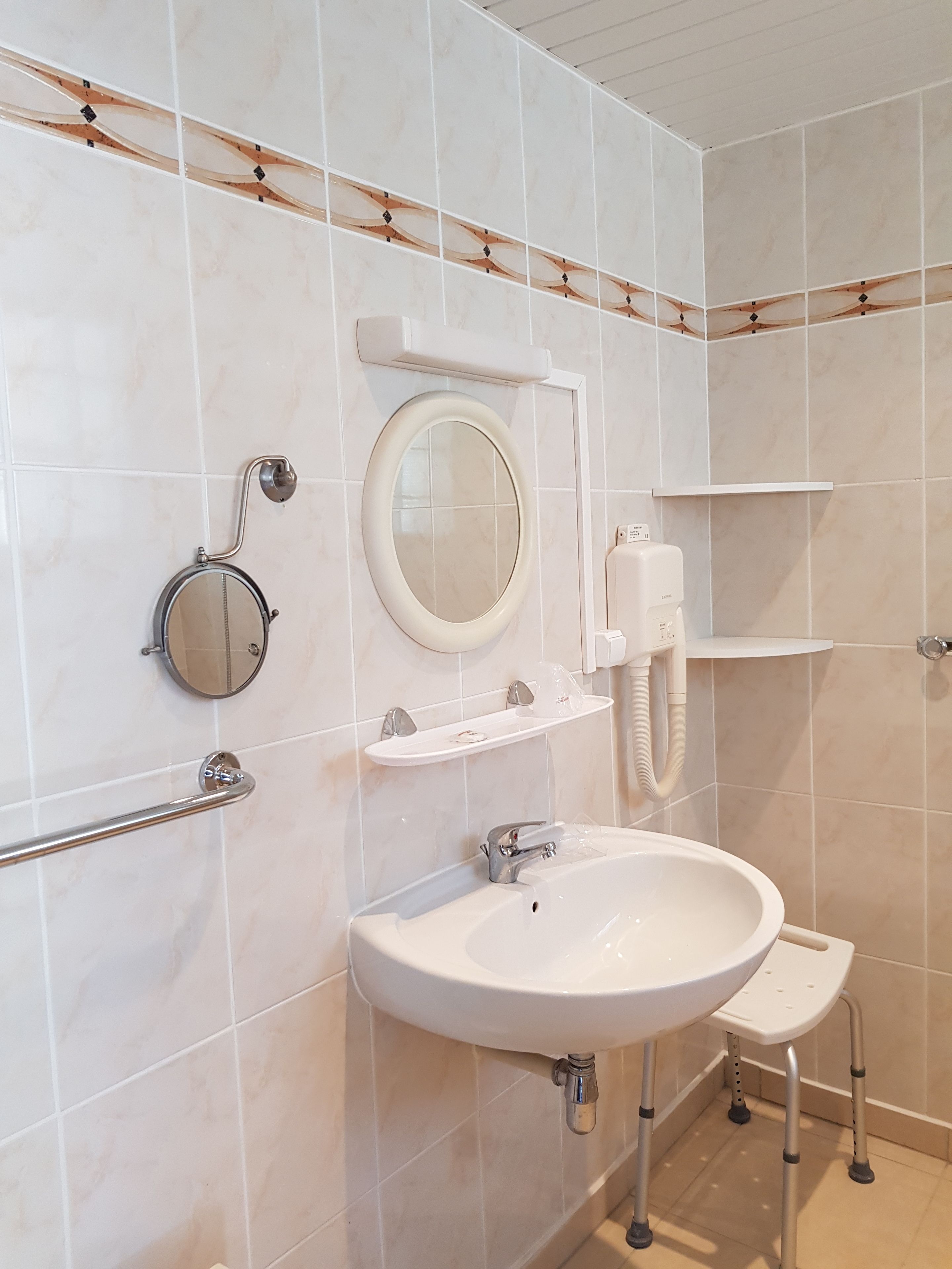 standard double room, 1 double bed, accessible | bathroom | free toiletries, hair dryer, towels