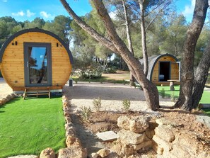 Chambre Deluxe double | Ameublement unique, bureau, espace de travail pour ordinateurs portables