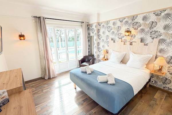 Comfort Double Room | Premium bedding, individually furnished, desk, laptop workspace