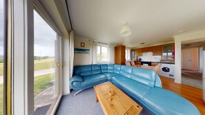 TV - Just moments from the stunning three mile stretch of sandy beach below (Hayle)