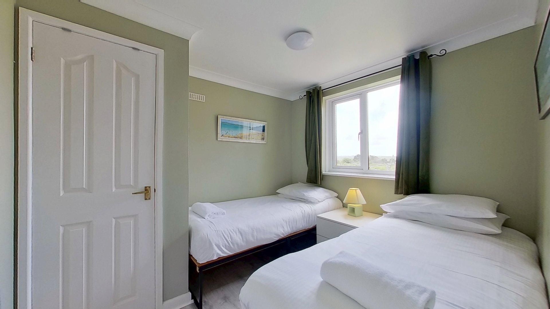 3 bedrooms, iron/ironing board, Internet, bed sheets