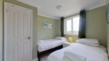 3 bedrooms, iron/ironing board, Internet, bed sheets