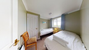 1 bedroom, iron/ironing board, internet, bed sheets