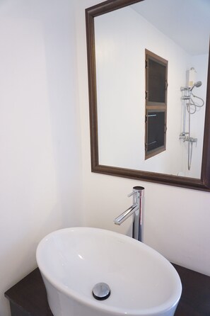 Deluxe Room with River View | Bathroom sink - Sri Chiangkhan Hotel (Chiang Khan)