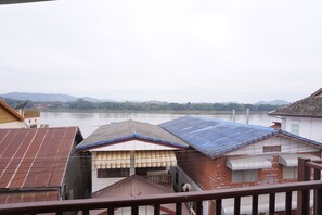 Suite with River View | 客房景观