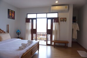 Suite with River View | 折叠床/加床（额外收费）、免费 WiFi