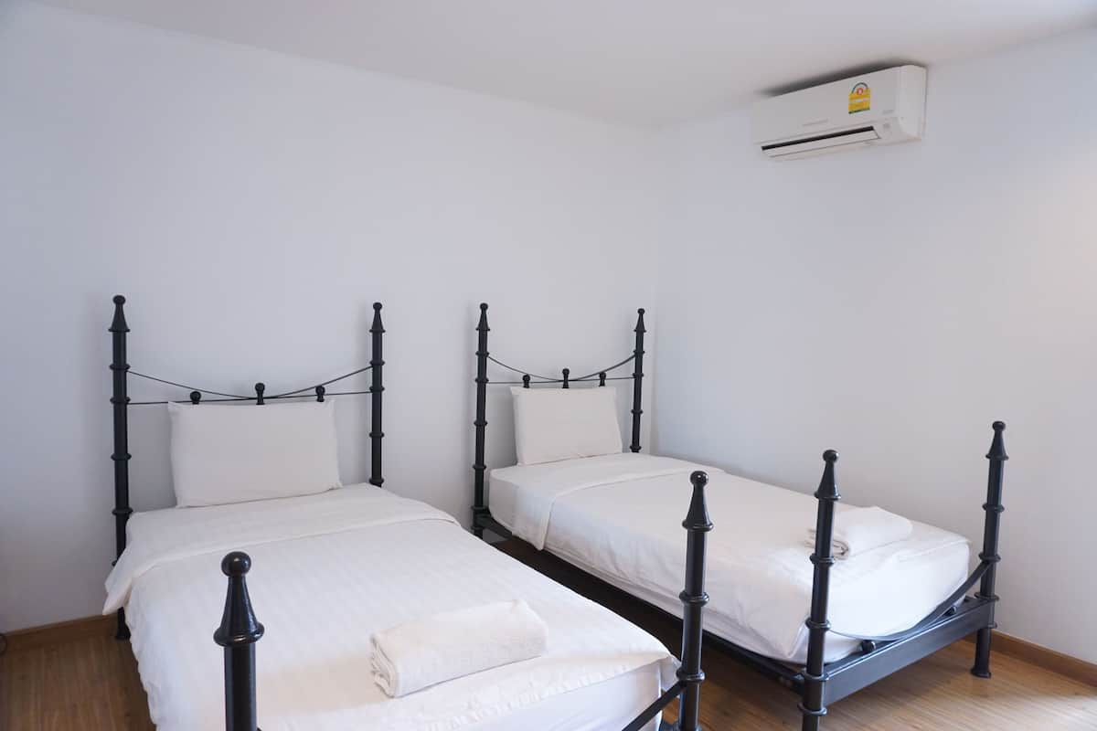 Deluxe Room with River View | Camas extra y wifi gratis