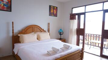 Suite with River View | Rollaway beds, free WiFi