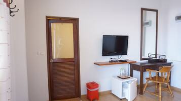 Suite with River View | Room amenity