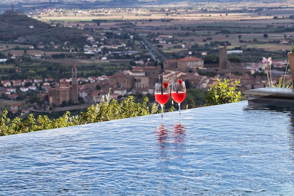 Infinity-Pool