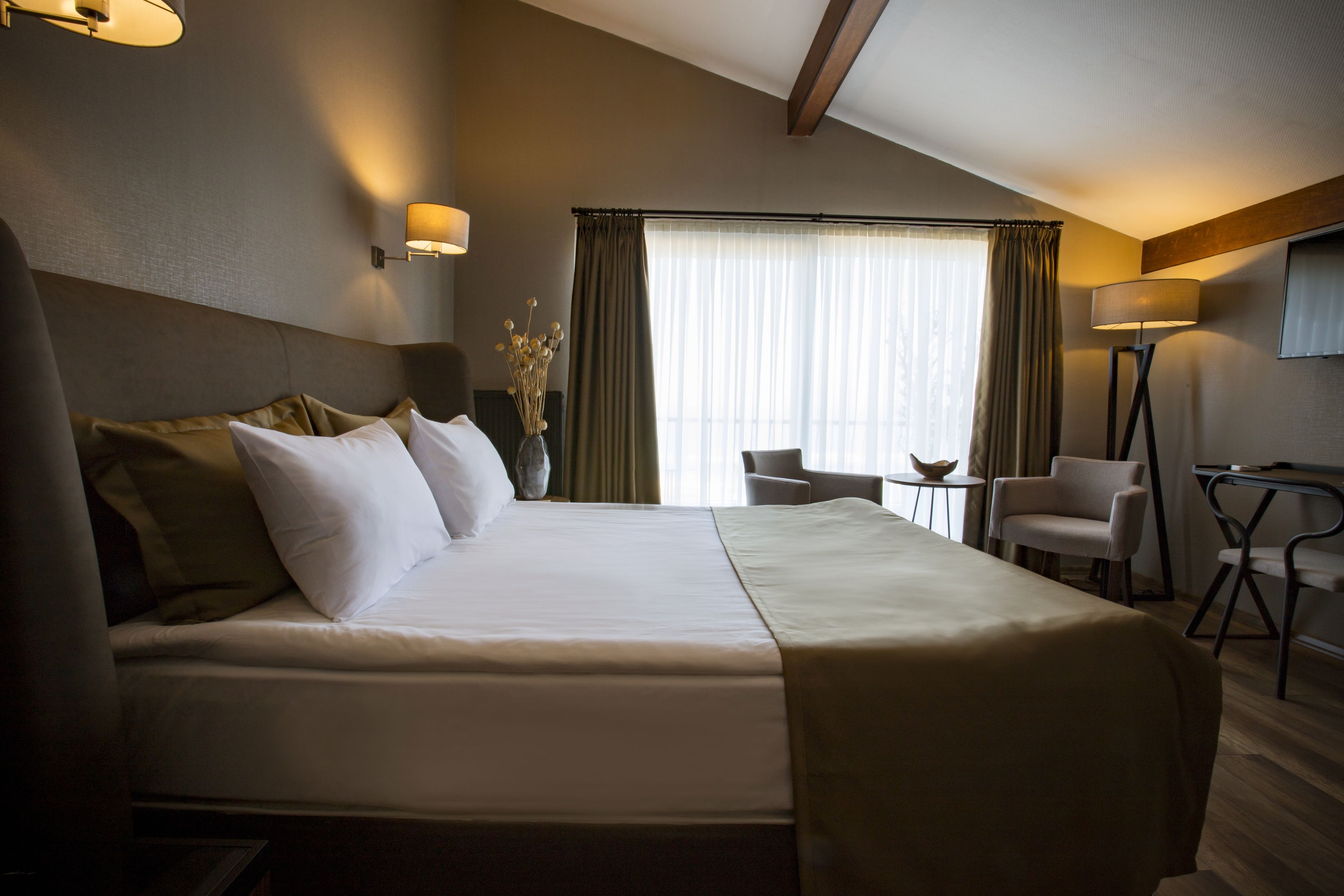 minibar, in-room safe, desk, soundproofing