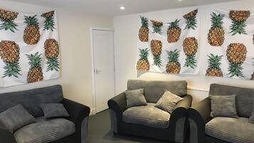 House, Private Bathroom | Lounge