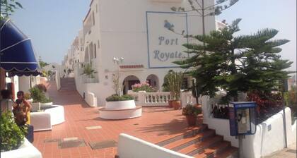 Los Cristianos, Port Royale, 2 Bed Appartment. Air Conditioning, Swimming Pool