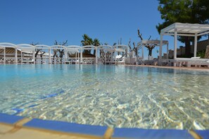 Bar junto a la piscina