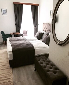 Habitación básica con 1 cama matrimonial o 2 individuales, 1 habitación | Wifi gratis 