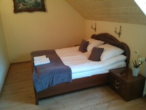 Kamar Double atau Twin | Setrika/meja setrika, Wi-Fi gratis, dan seprai linen