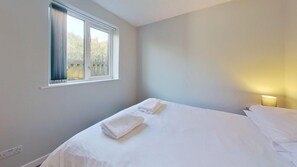 1 bedroom, iron/ironing board, internet, bed sheets