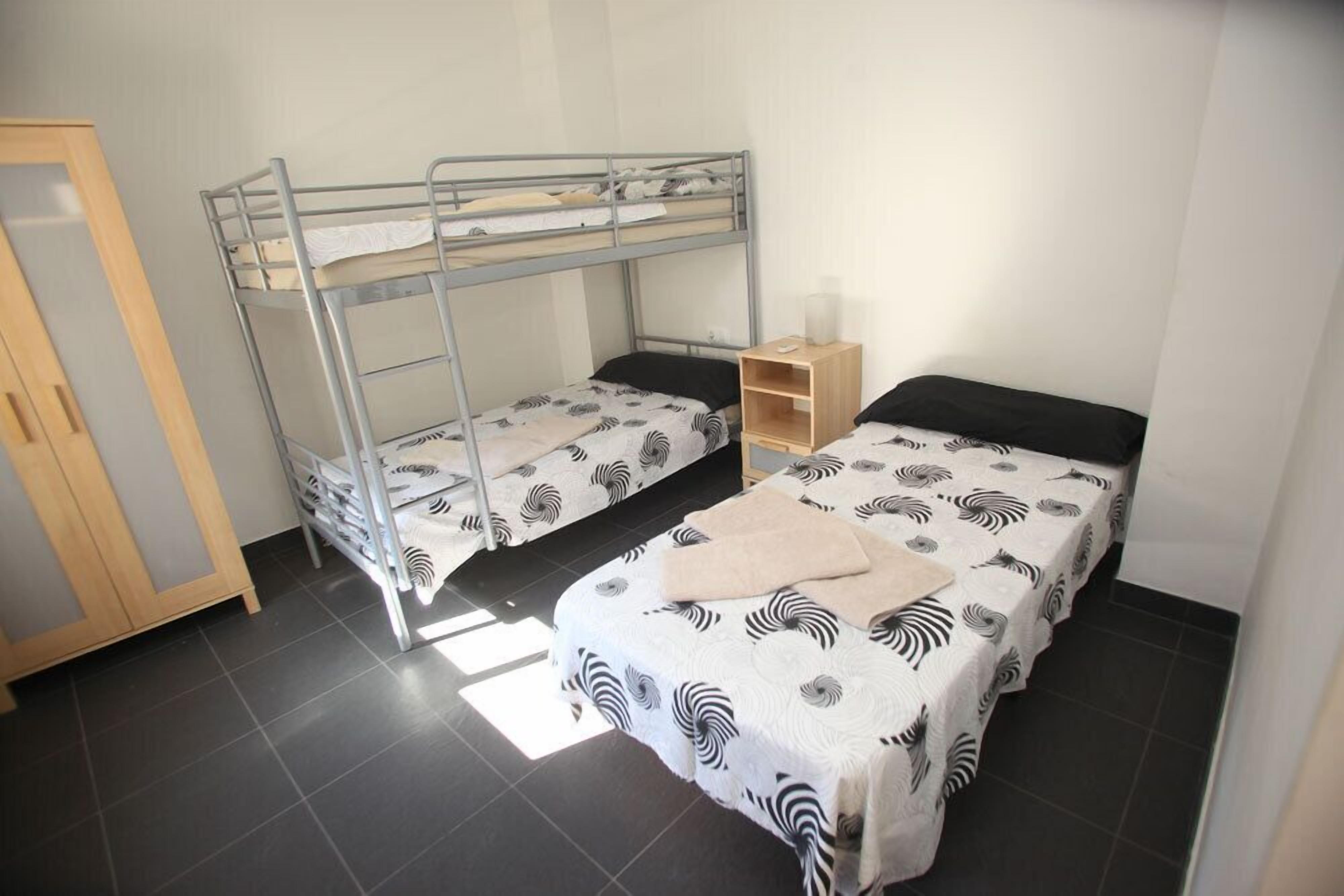 Dreibettzimmer, Gemeinschaftsbad