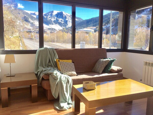 TV - Unike Apartments Tarter (El Tarter)