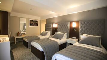 Standard Triple Room | 1 bedroom, minibar, in-room safe, desk