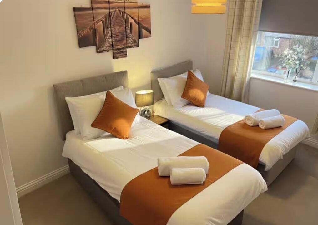 3 bedrooms, iron/ironing board, travel cot, Internet