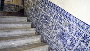 A staircase with blue and white patterned tiles. - Cozy Palace in Lisbon for 2 to 6 people (Lisboa)