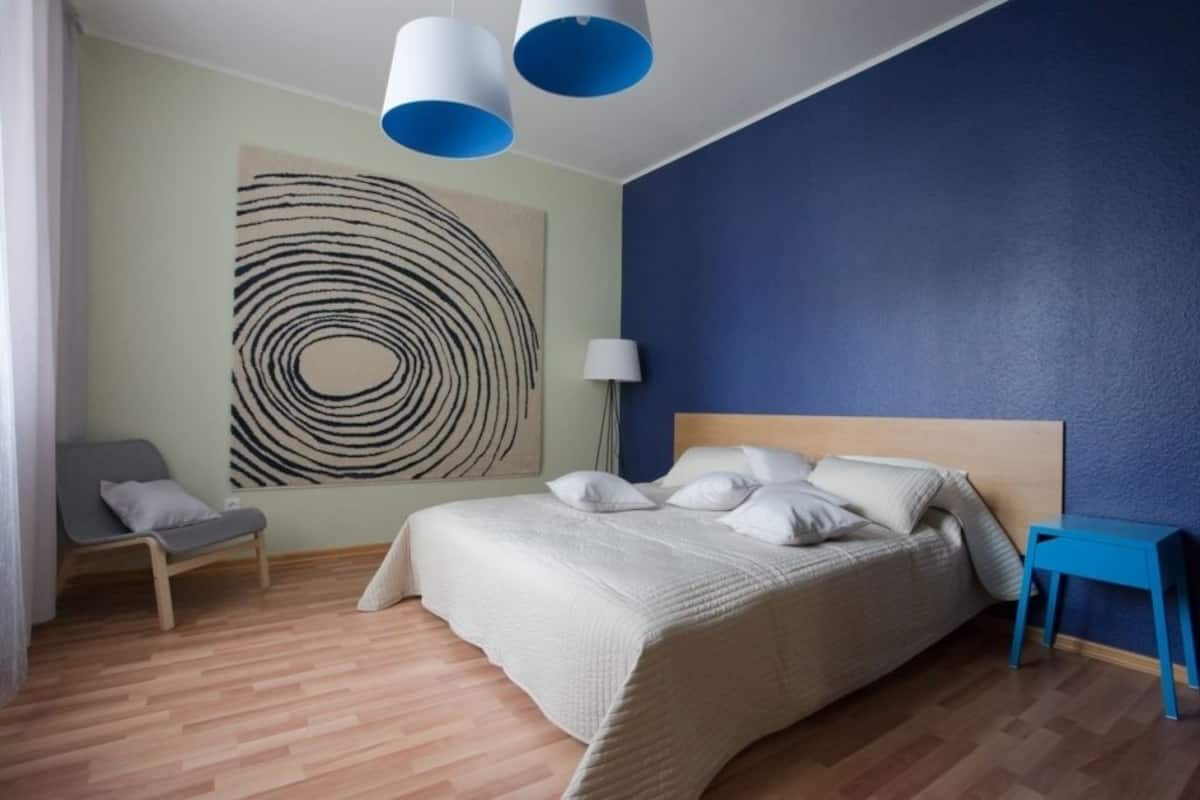 Apartment, 2 Bedrooms (8 Marta, 190-553) | Seterika/papan seterika, Wi-fi percuma