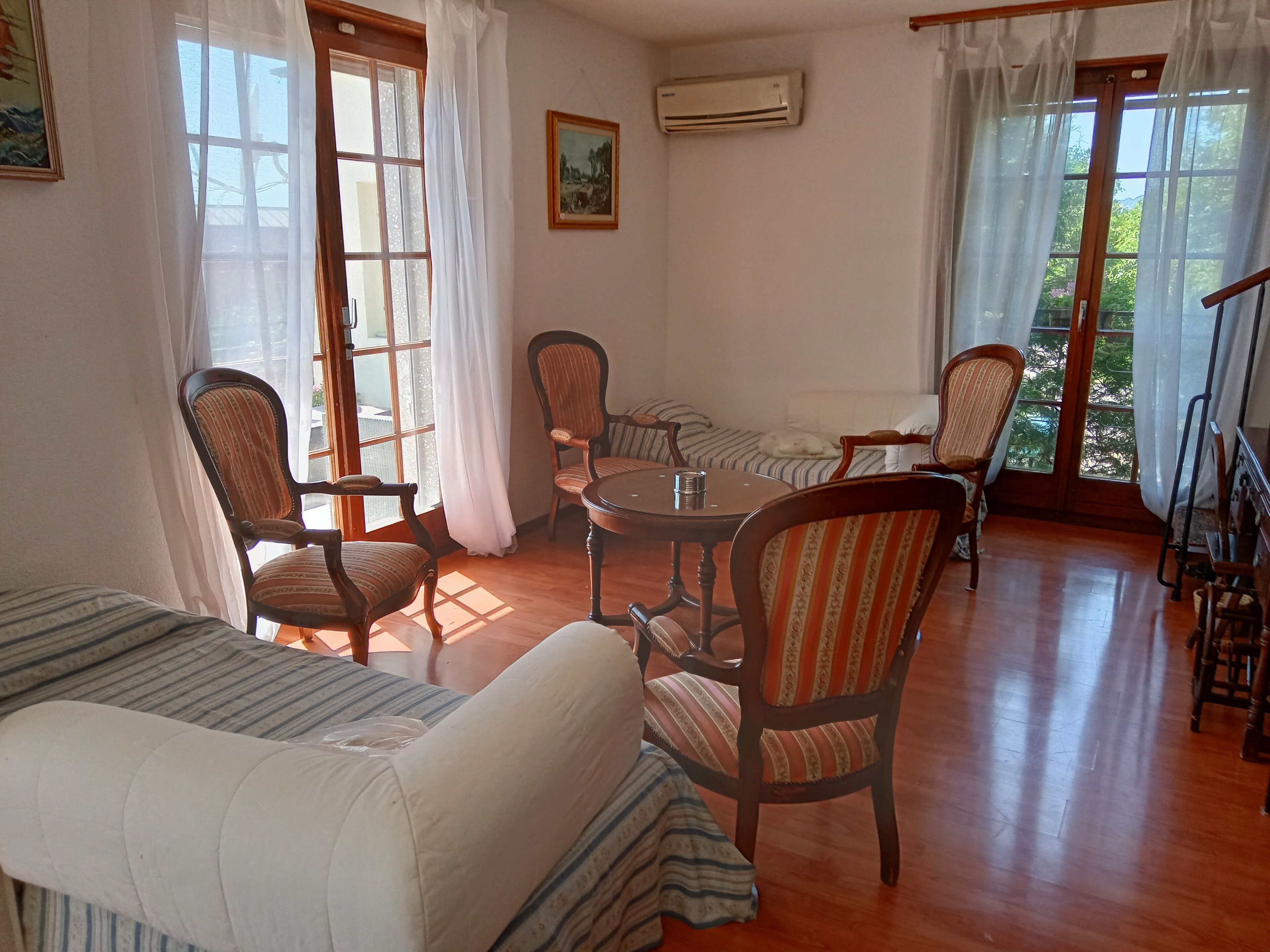 3 chambres, bureau, fer et planche à repasser, Wi-Fi gratuit