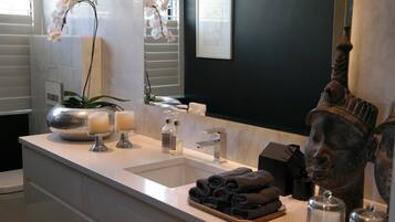 Penthouse | Bathroom sink
