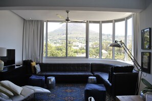 Apartment with Balcony | Living room | Flat-screen TV - 15 on Upper Orange (Cape Town)