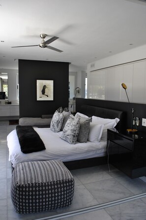 Penthouse | Individually decorated, individually furnished, desk, iron/ironing board - 15 on Upper Orange (Cape Town)