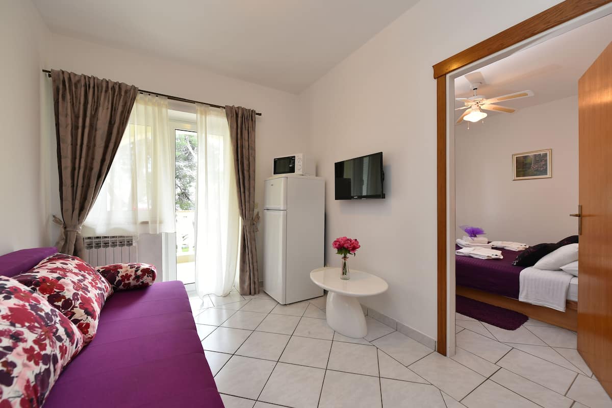 Superior Apartment, 2 Bedrooms | Iron/ironing board (on request), cribs (free), bed sheets