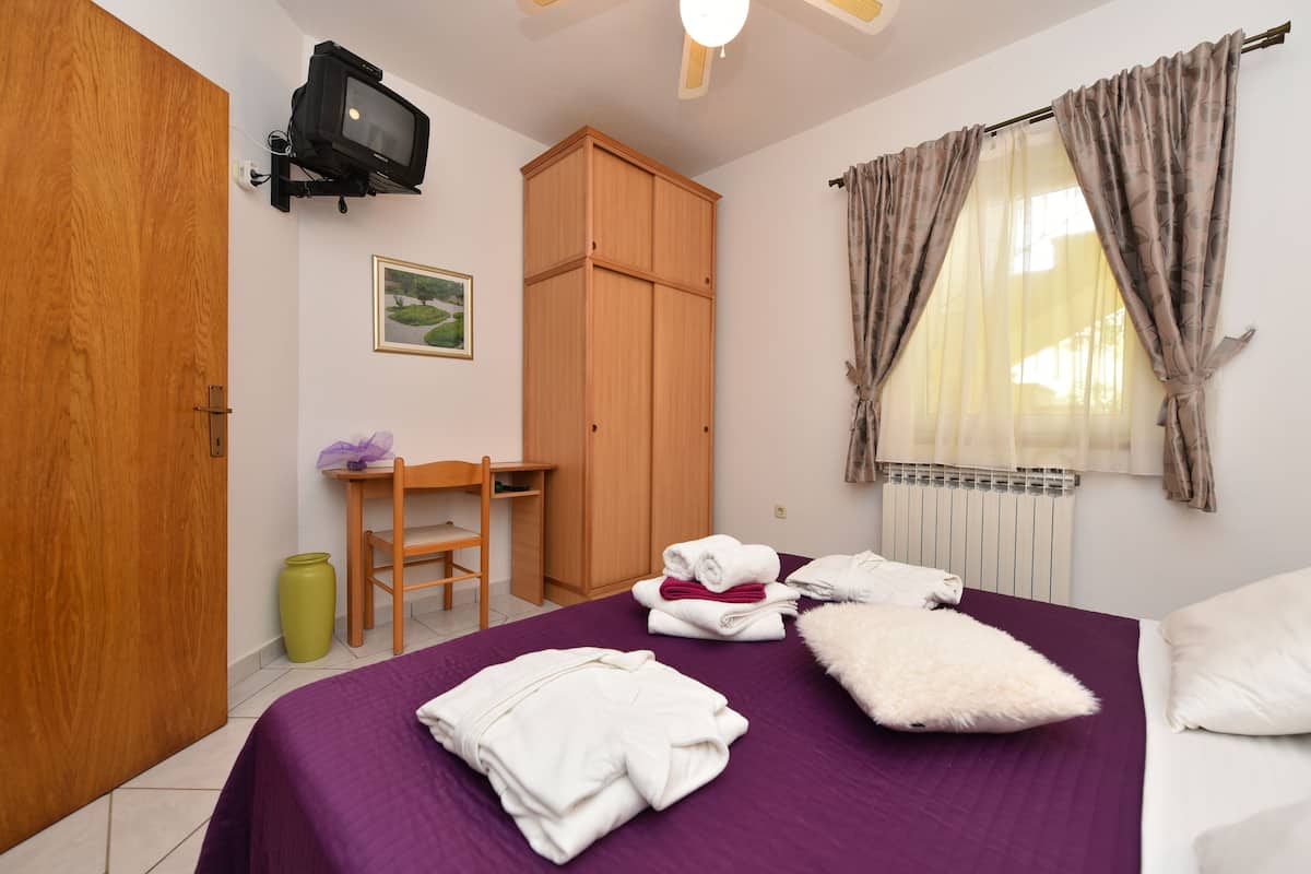 Apartment, 1 Bedroom | Iron/ironing board (on request), cribs (free), bed sheets