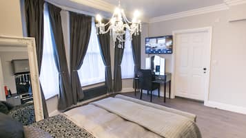 1 bedroom, in-room safe, desk, iron/ironing board