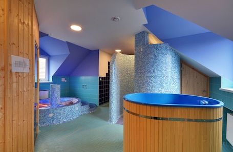Bañera de hidromasaje interior