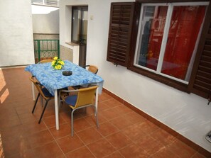 Outdoor dining - Apartment near to the beach (Porec)