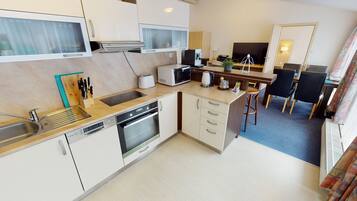 Appartamento Deluxe (Suite 2+2 Centrum KM) | Biancheria da letto di alta qualità, con arredamento individuale