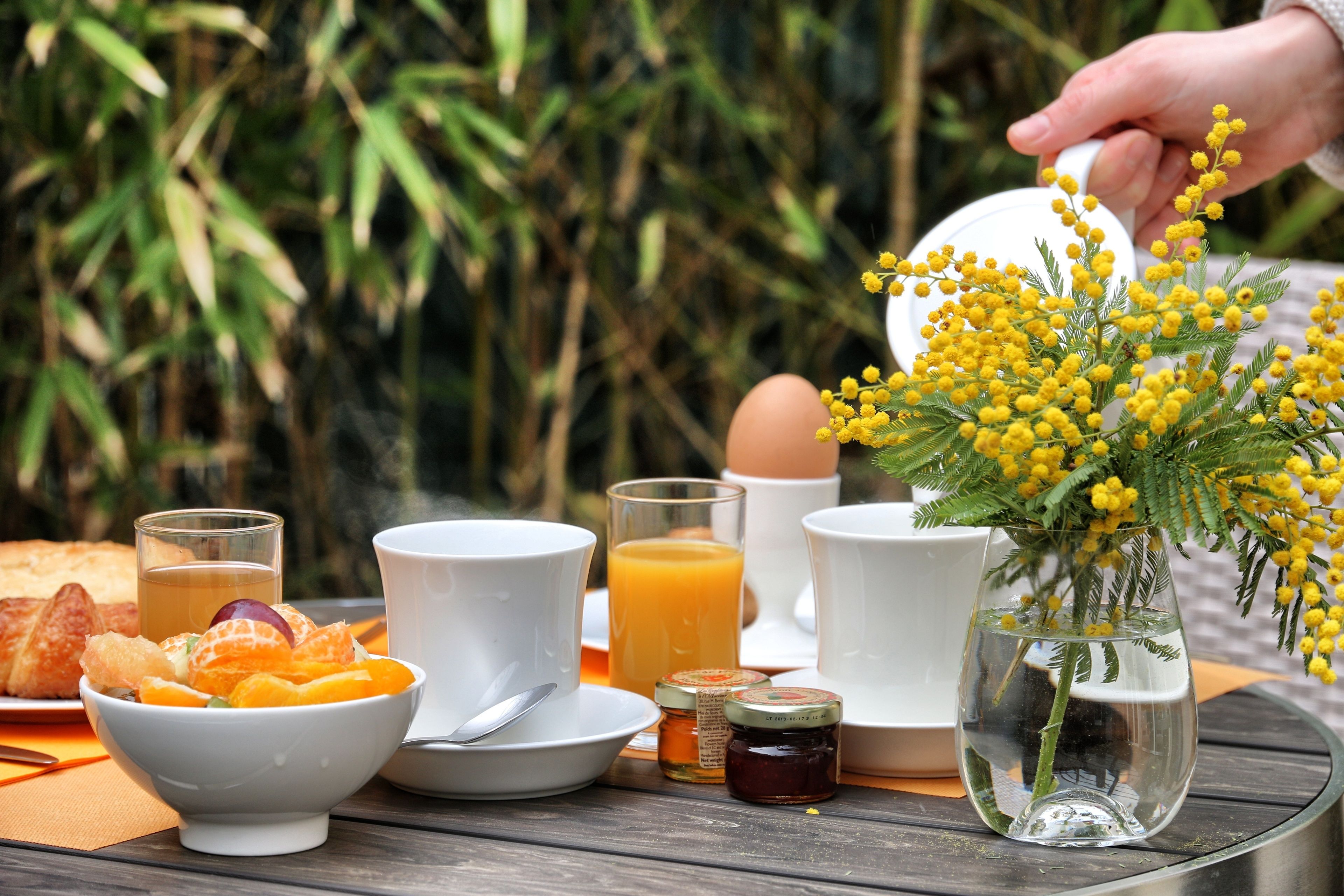 daily buffet breakfast (eur 16 per person)