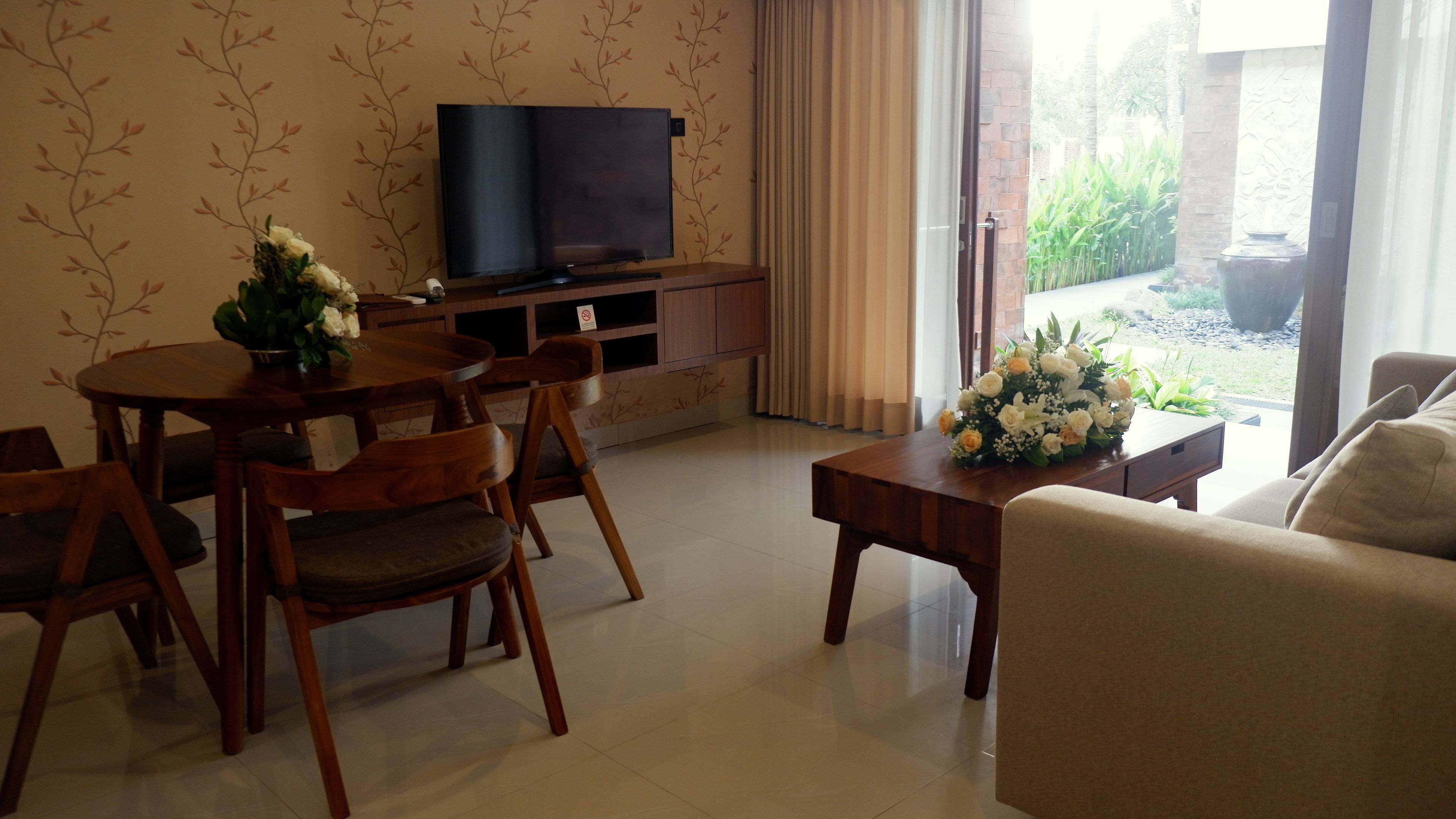 family room, 2 bedrooms | living area | led tv